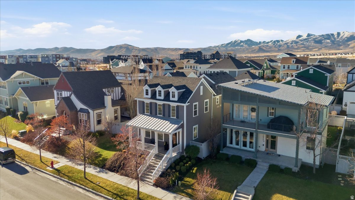 DAYBREAK - Residential