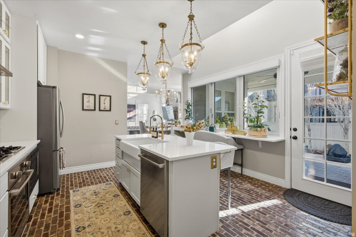 DAYBREAK - Residential