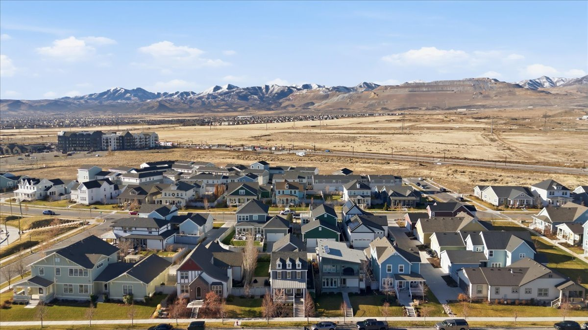 DAYBREAK - Residential