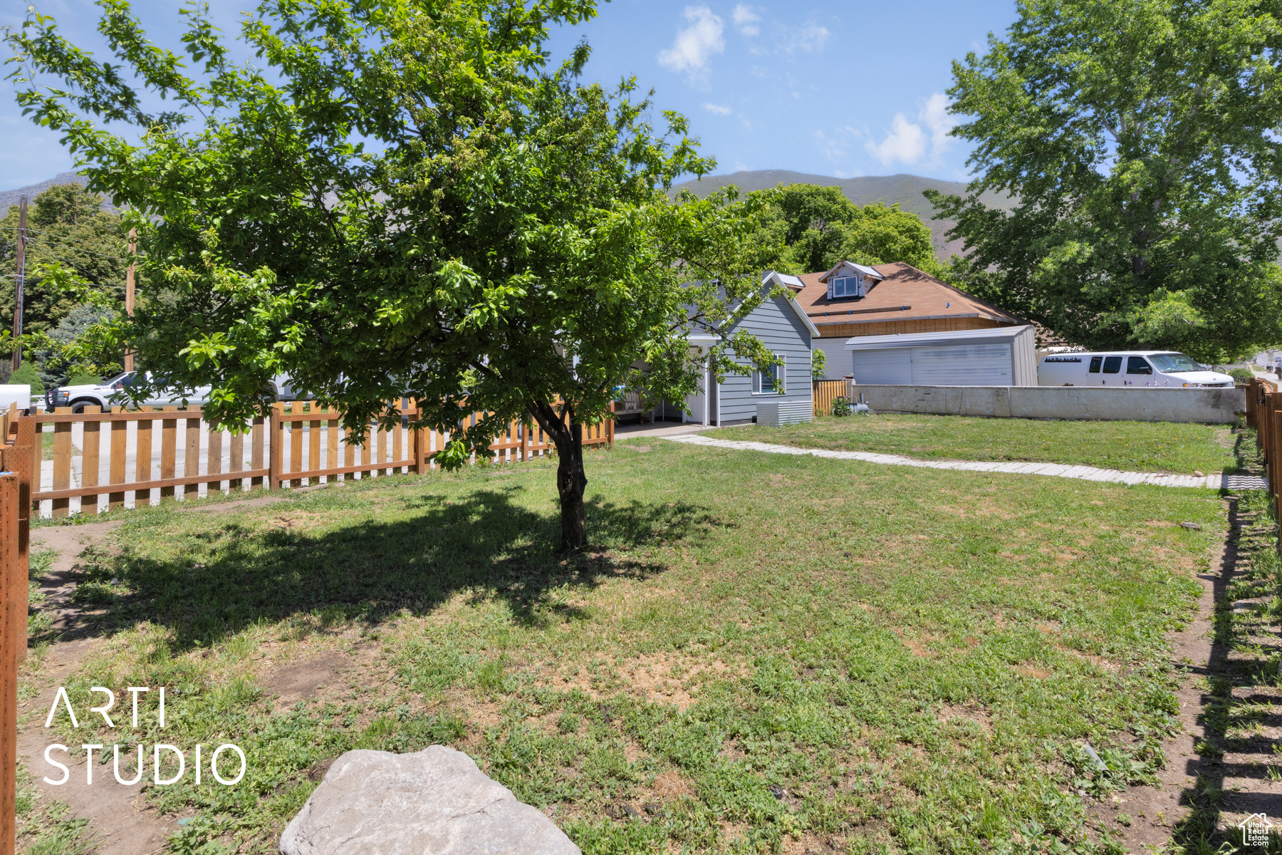 697 E Center St, Springville, Utah image 2