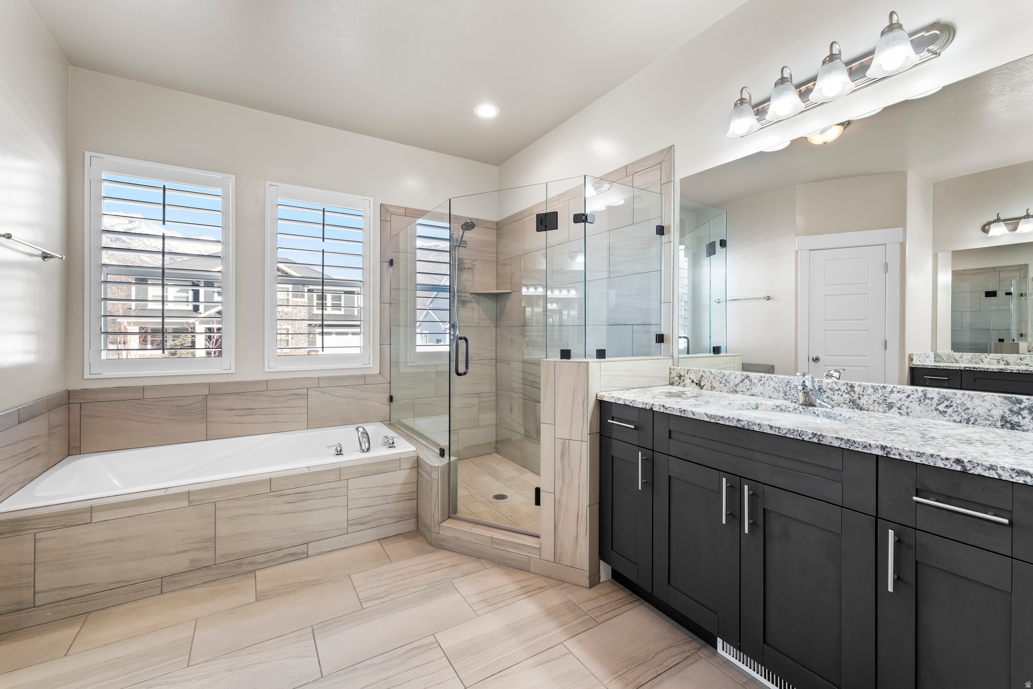 HIDDEN CANYON - Residential