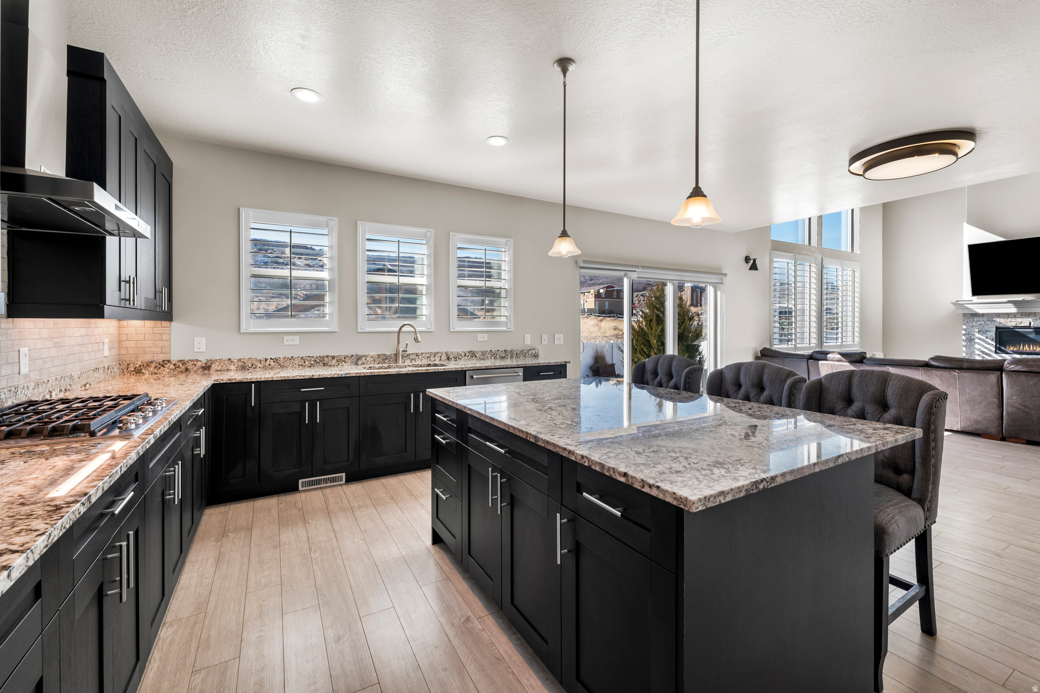 HIDDEN CANYON - Residential