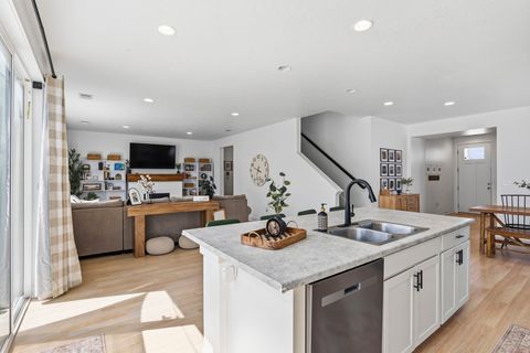 Tiny photo for 1532 N WOODSIDE DR, Spanish Fork, UT 84660 (MLS # 2152228)