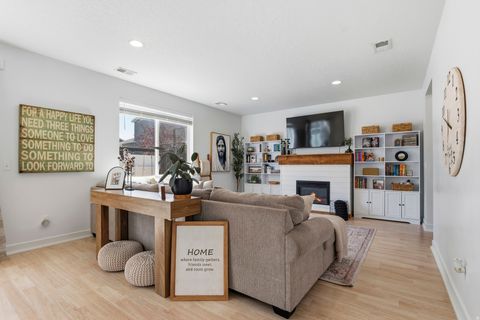 Tiny photo for 1532 N WOODSIDE DR, Spanish Fork, UT 84660 (MLS # 2152228)