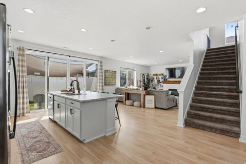 Tiny photo for 1532 N WOODSIDE DR, Spanish Fork, UT 84660 (MLS # 2152228)