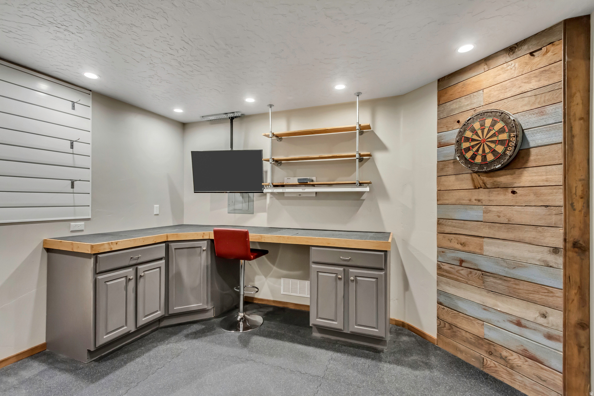 GREYHAWK - Residential