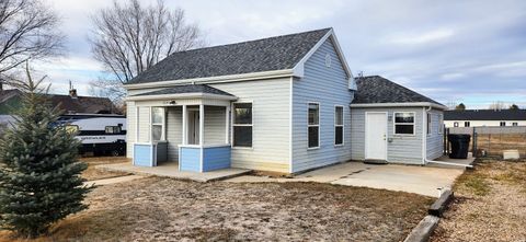 Homes For Sale - 264 W 300<br/> Mt Pleasant, UT 84647