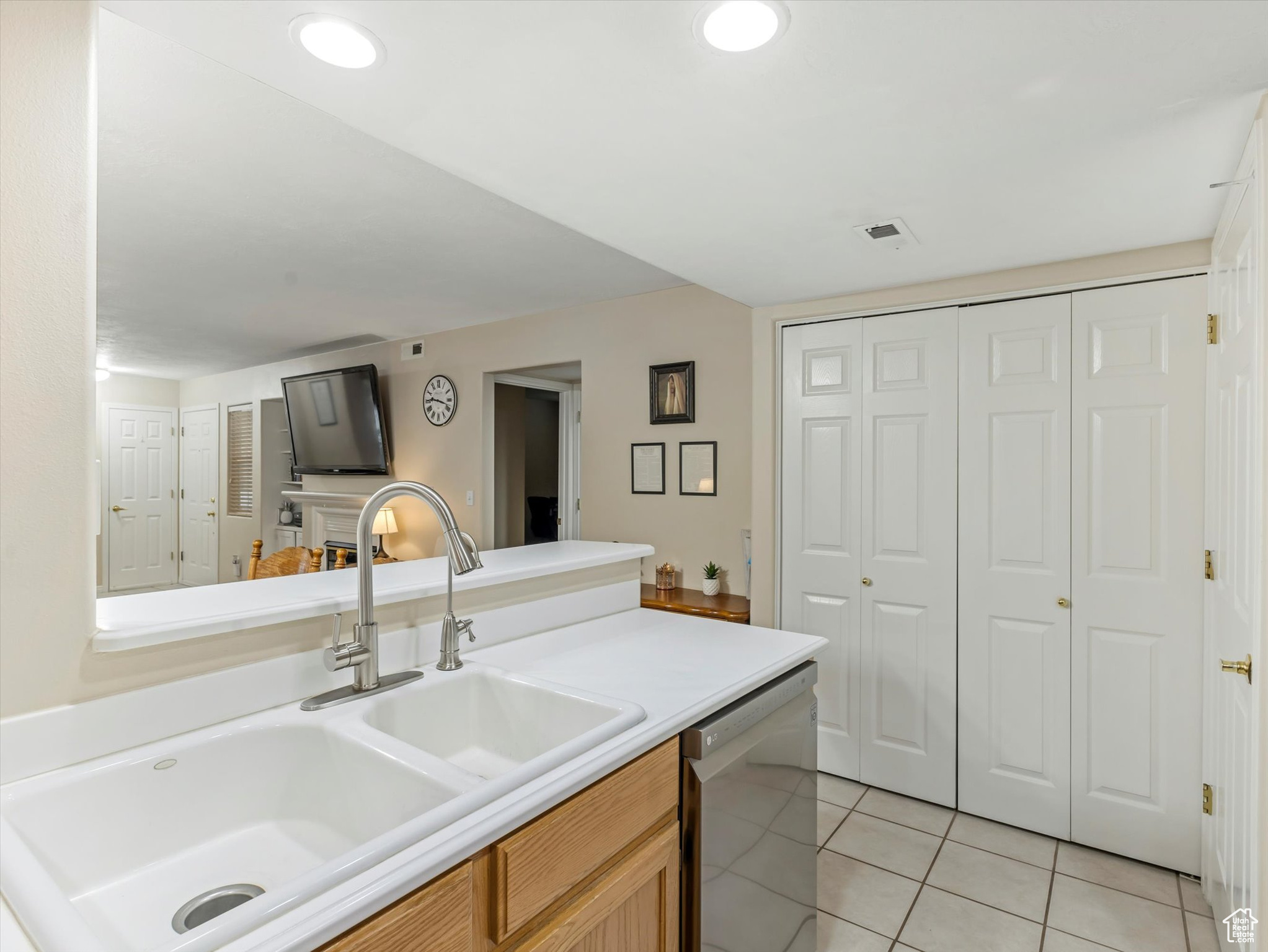 RIVER RUN CONDO PH 6 - Residential