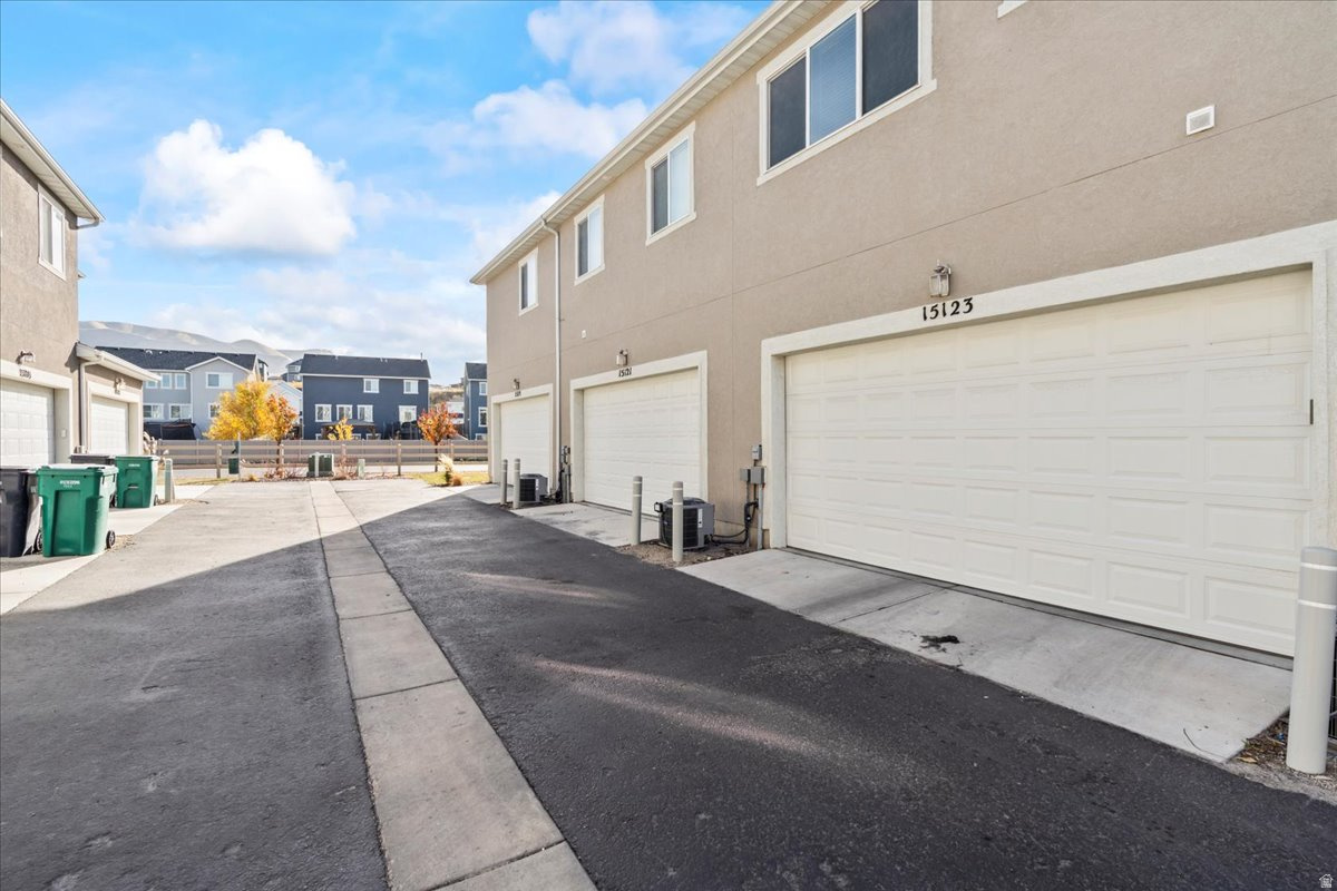 DAY RANCH TOWNS - Residential