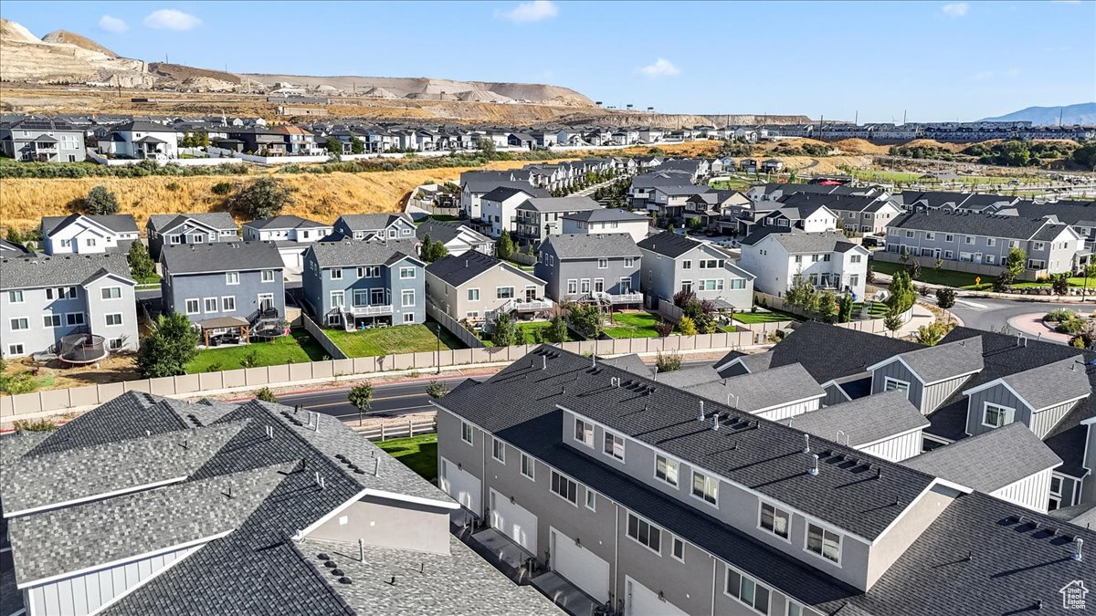 DAY RANCH TOWNS - Residential