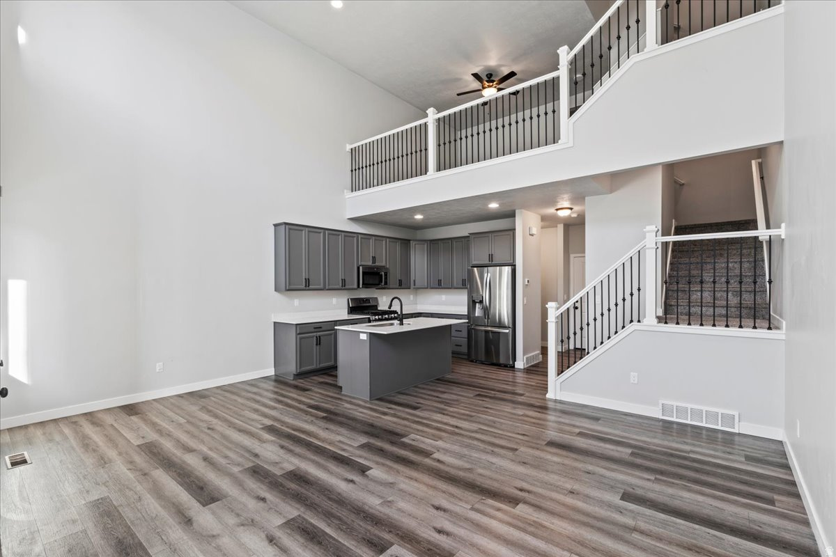 DAY RANCH TOWNS - Residential