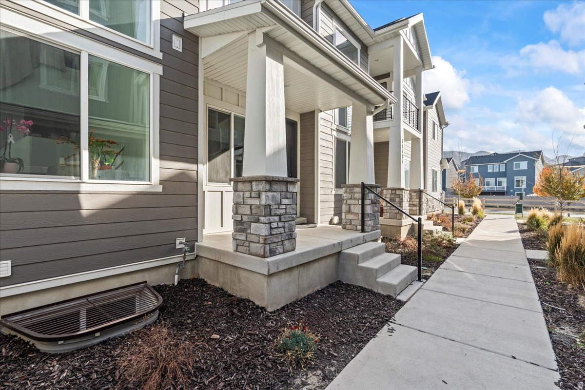 DAY RANCH TOWNS - Residential