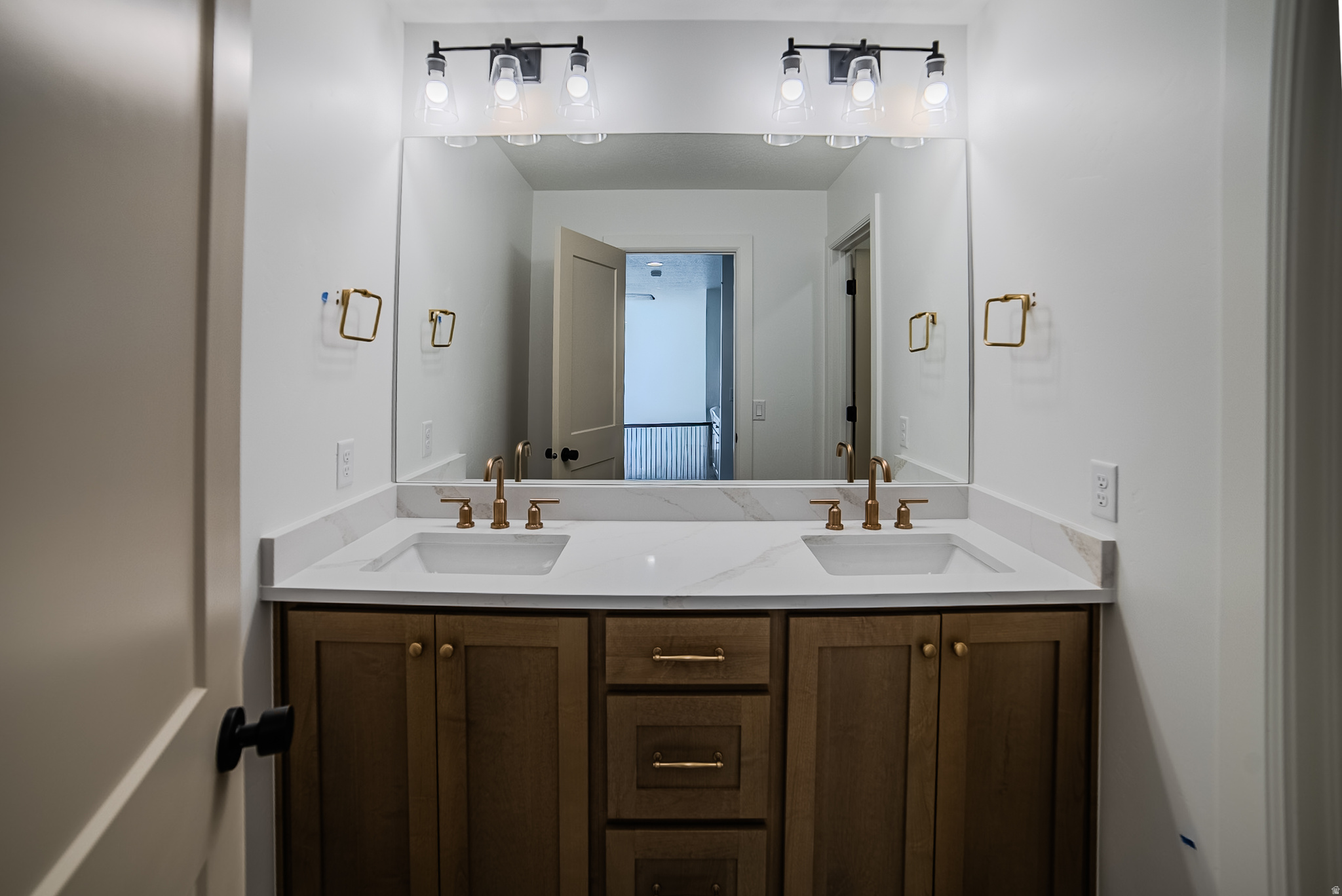 SYCAMORES COVE - Residential