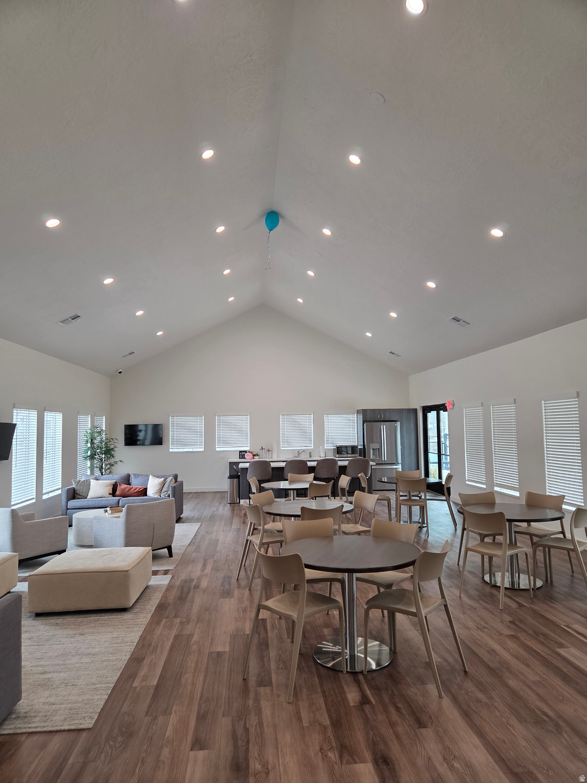 PROMINENCE POINT - Residential