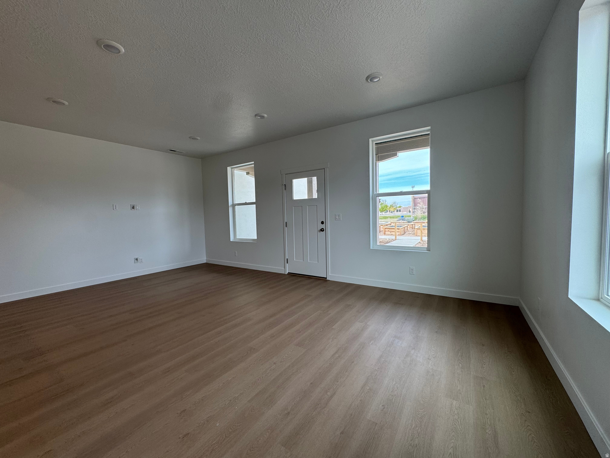 TRAILSIDE - Residential