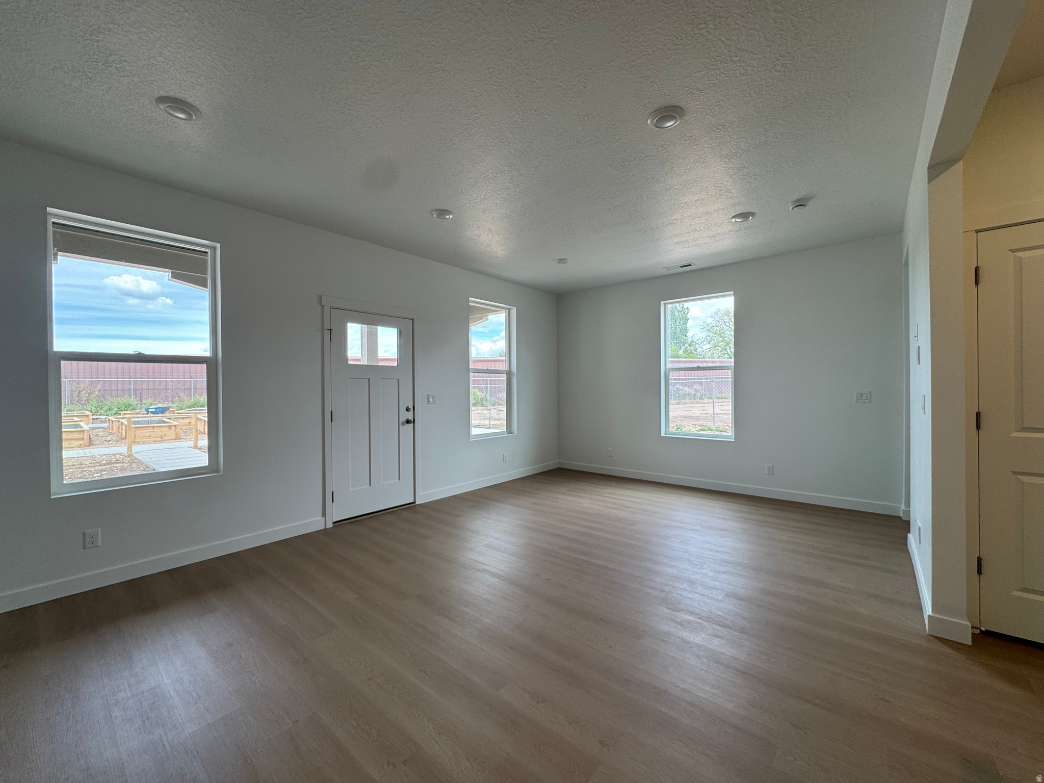 TRAILSIDE - Residential