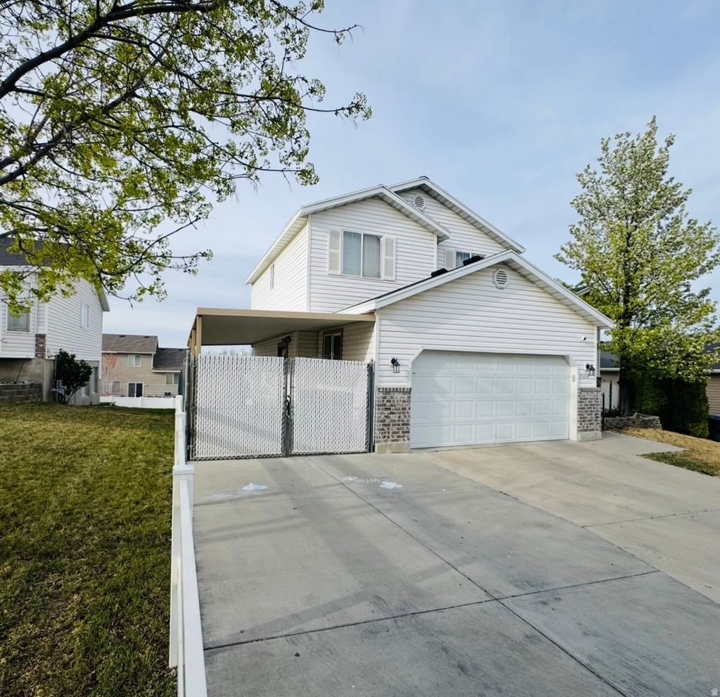 Photo of 5504 W RIDGE FLOWER WAY, Salt Lake City, UT 84118 (MLS # 2146597)