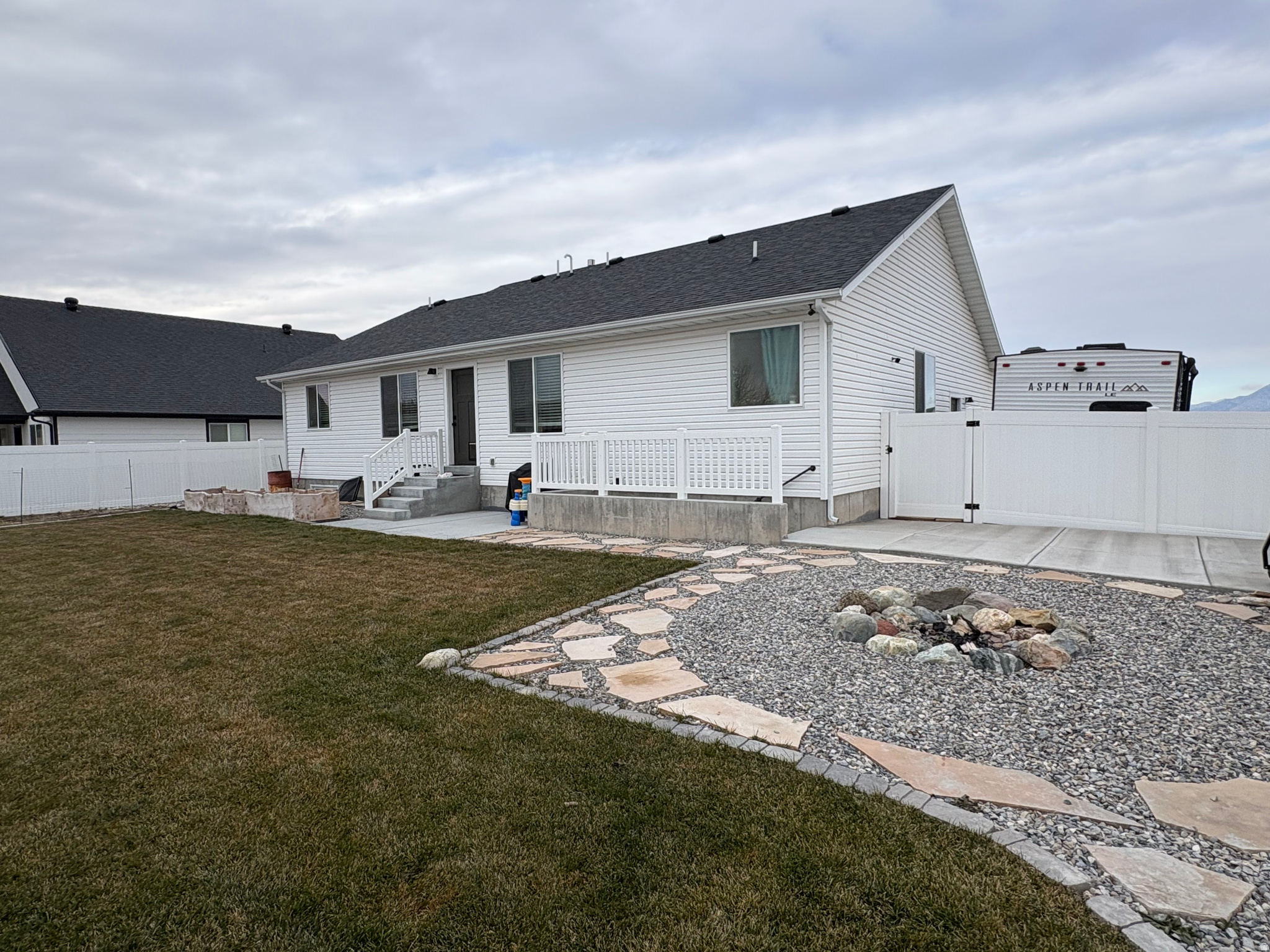 EASTSIDE VIEW - Residential