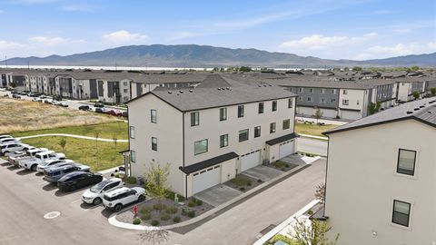Tiny photo for 931 W 360 S, American Fork, UT 84003 (MLS # 2153056)