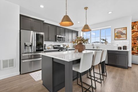Tiny photo for 931 W 360 S, American Fork, UT 84003 (MLS # 2153056)