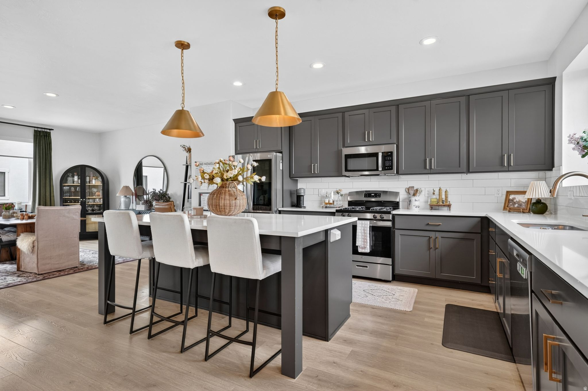 LAKESHORE LANDING - Residential