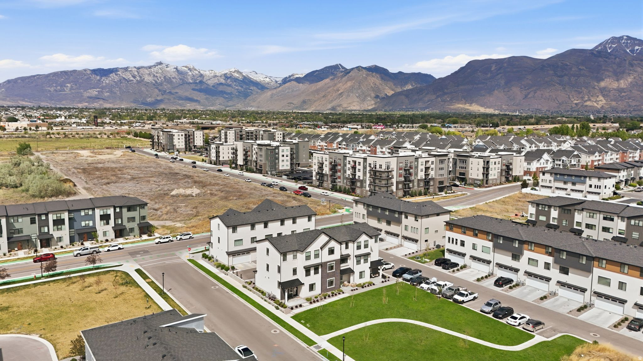 LAKESHORE LANDING - Residential