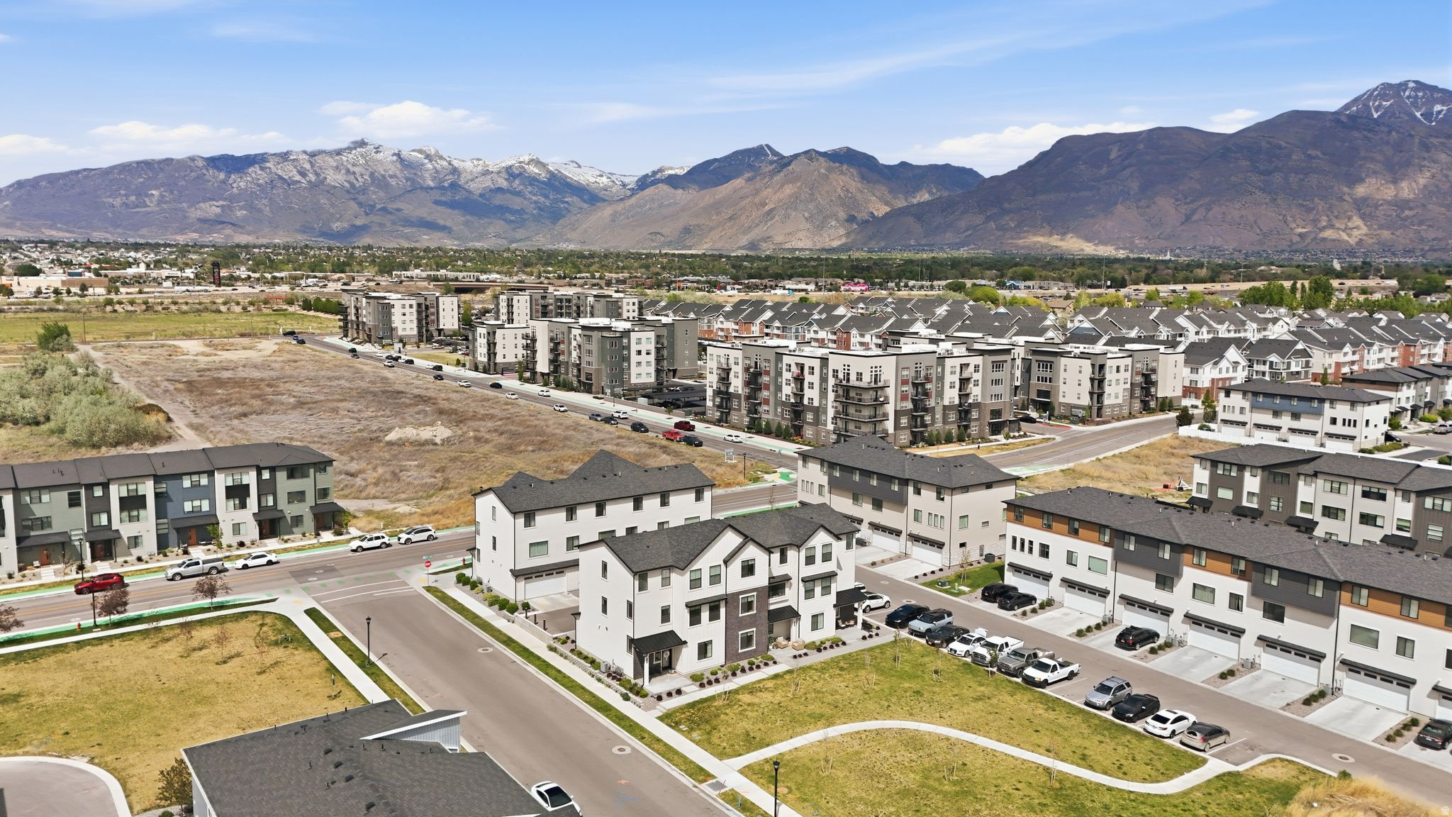 LAKESHORE LANDING - Residential