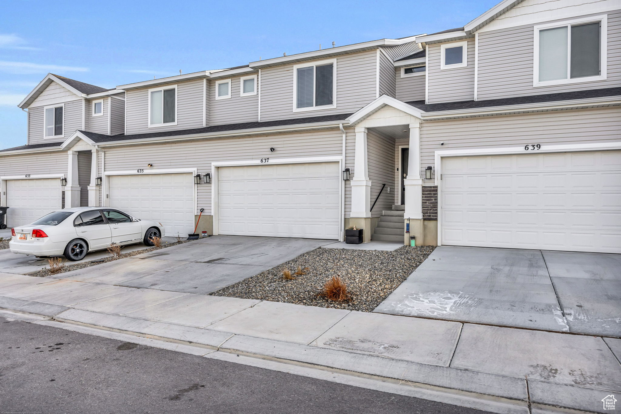 637 W Parker Pl, Grantsville, Utah image 2