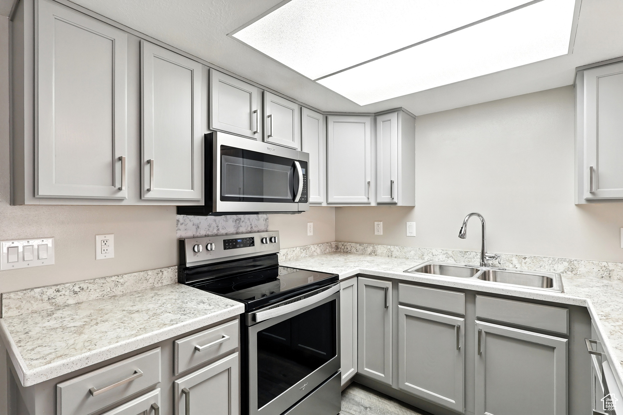 48 KENSINGTON PL