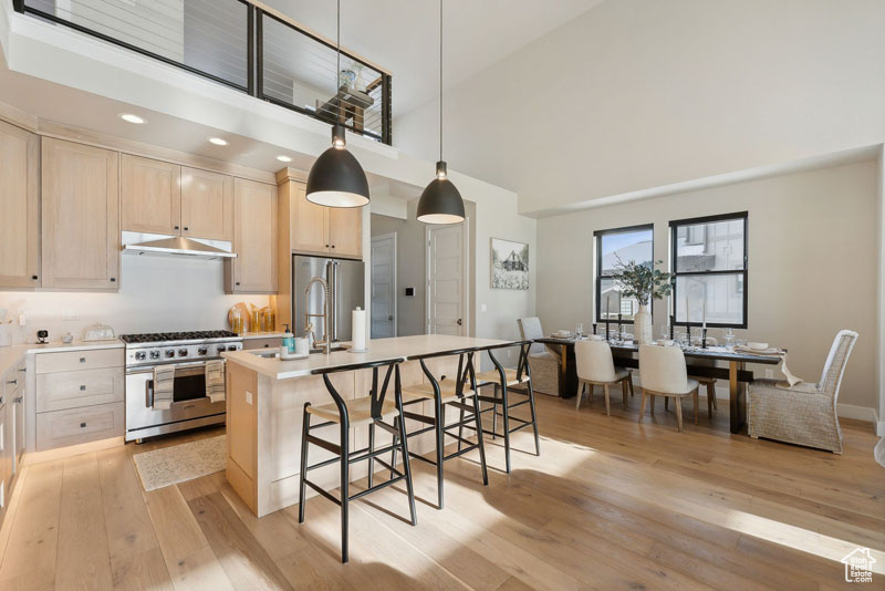 MAYFLOWER LAKESIDE - Residential