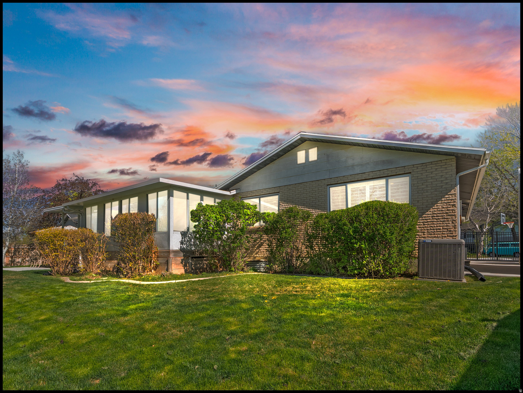 OAKRIDGE VILLAGE SUB - Residential