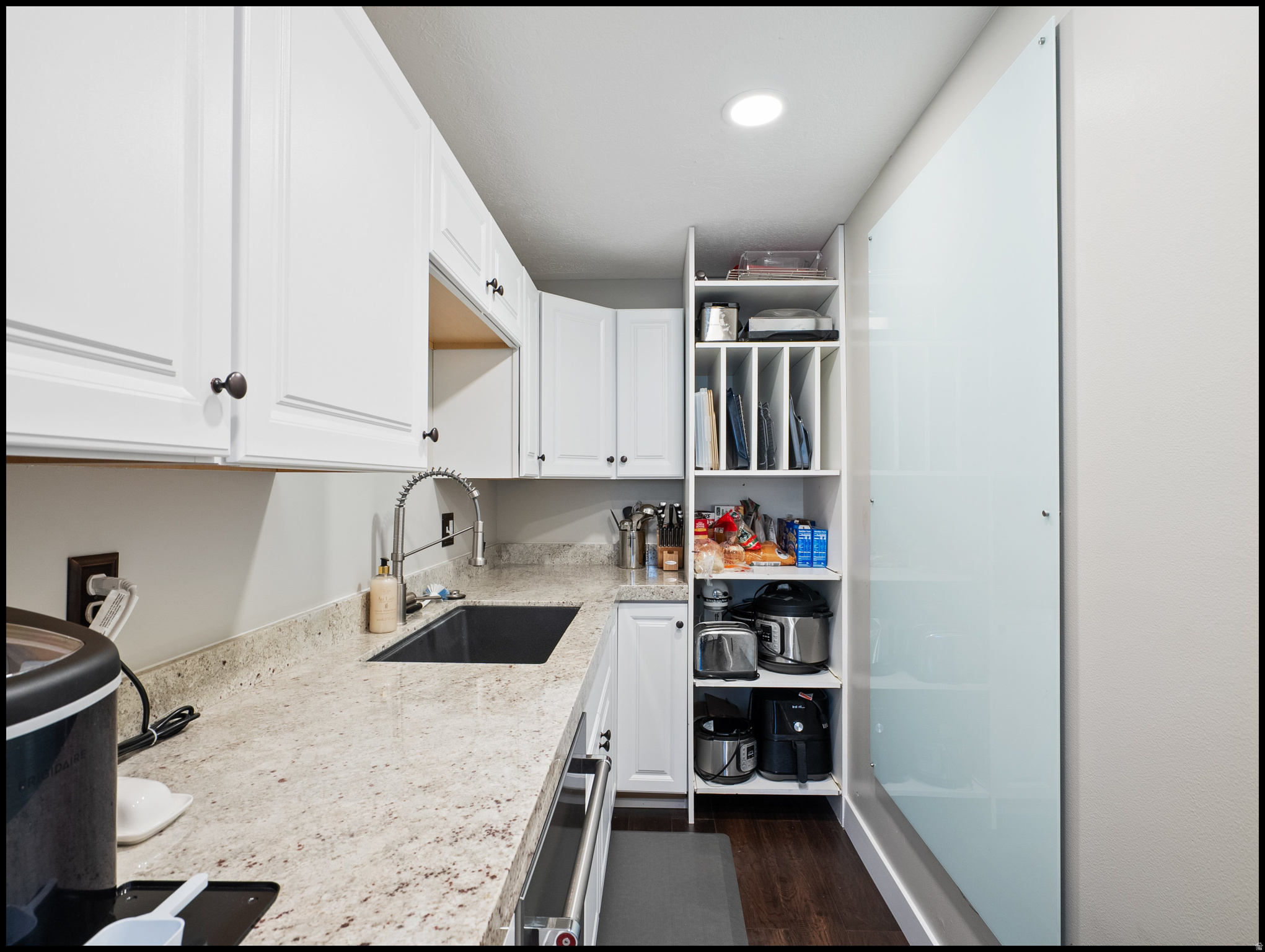 OAKRIDGE VILLAGE SUB - Residential