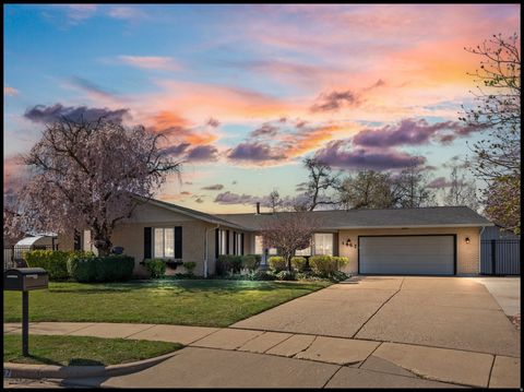 Photo of 1467 BROWN LN, Farmington, UT 84025 (MLS # 2146772)