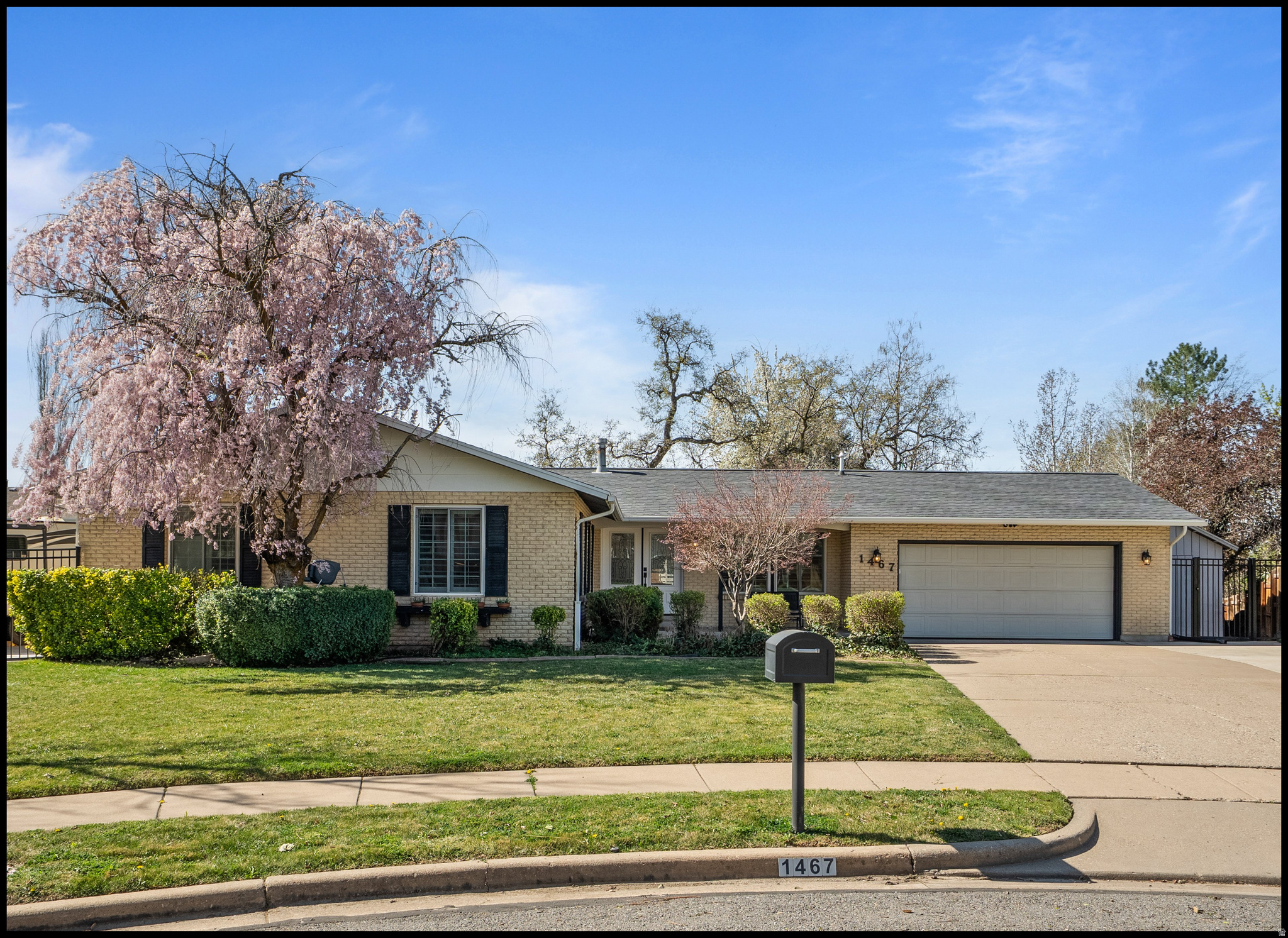 OAKRIDGE VILLAGE SUB - Residential