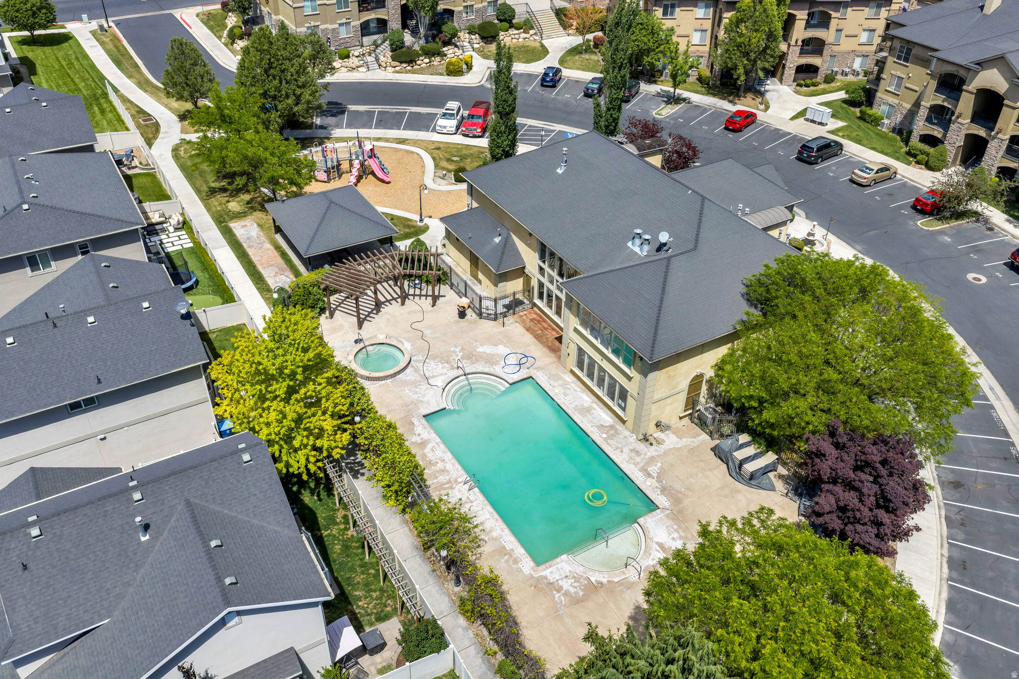 BELLE MONET - Residential