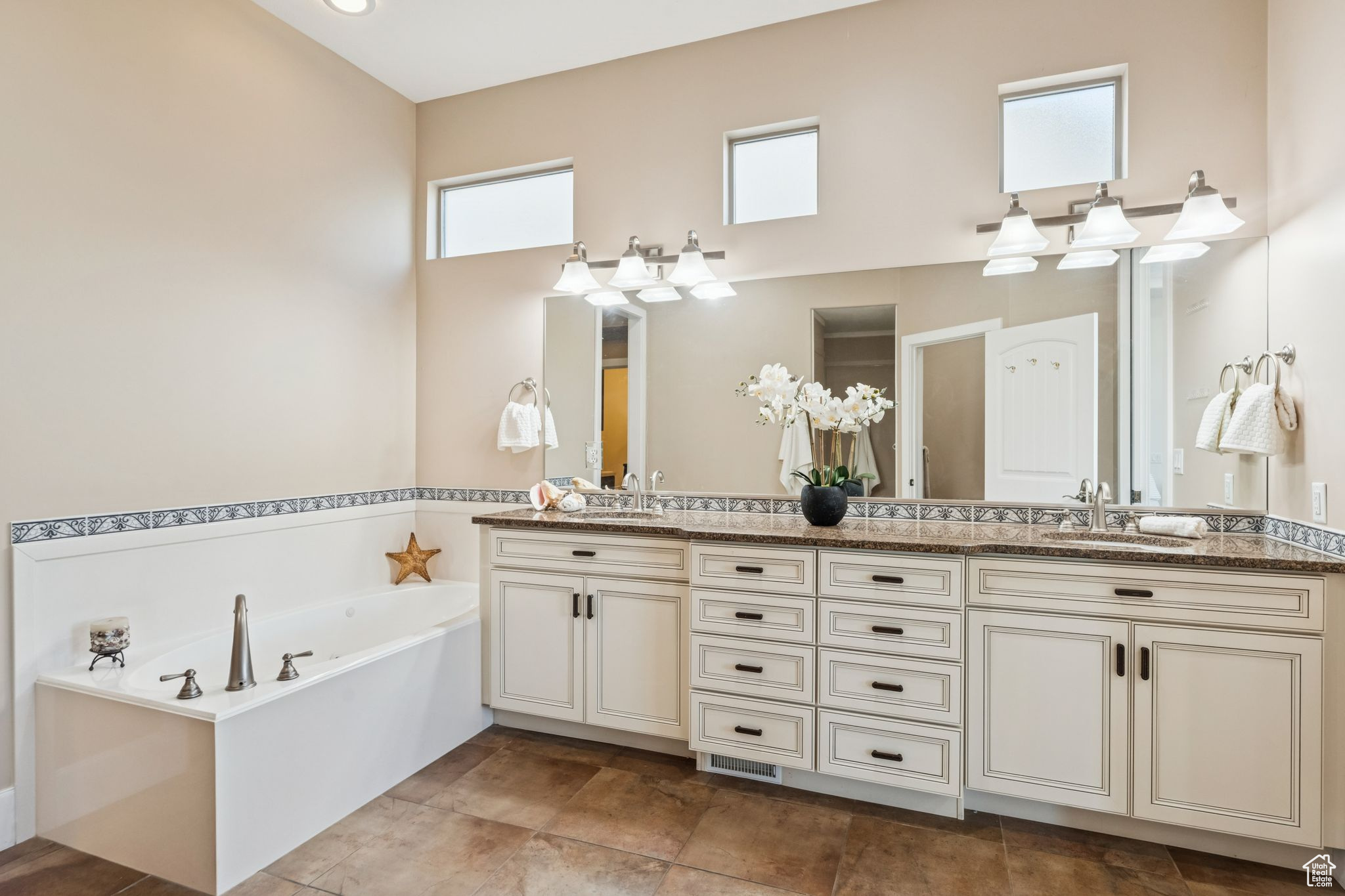 THANKSGIVING VILLAGE - Residential