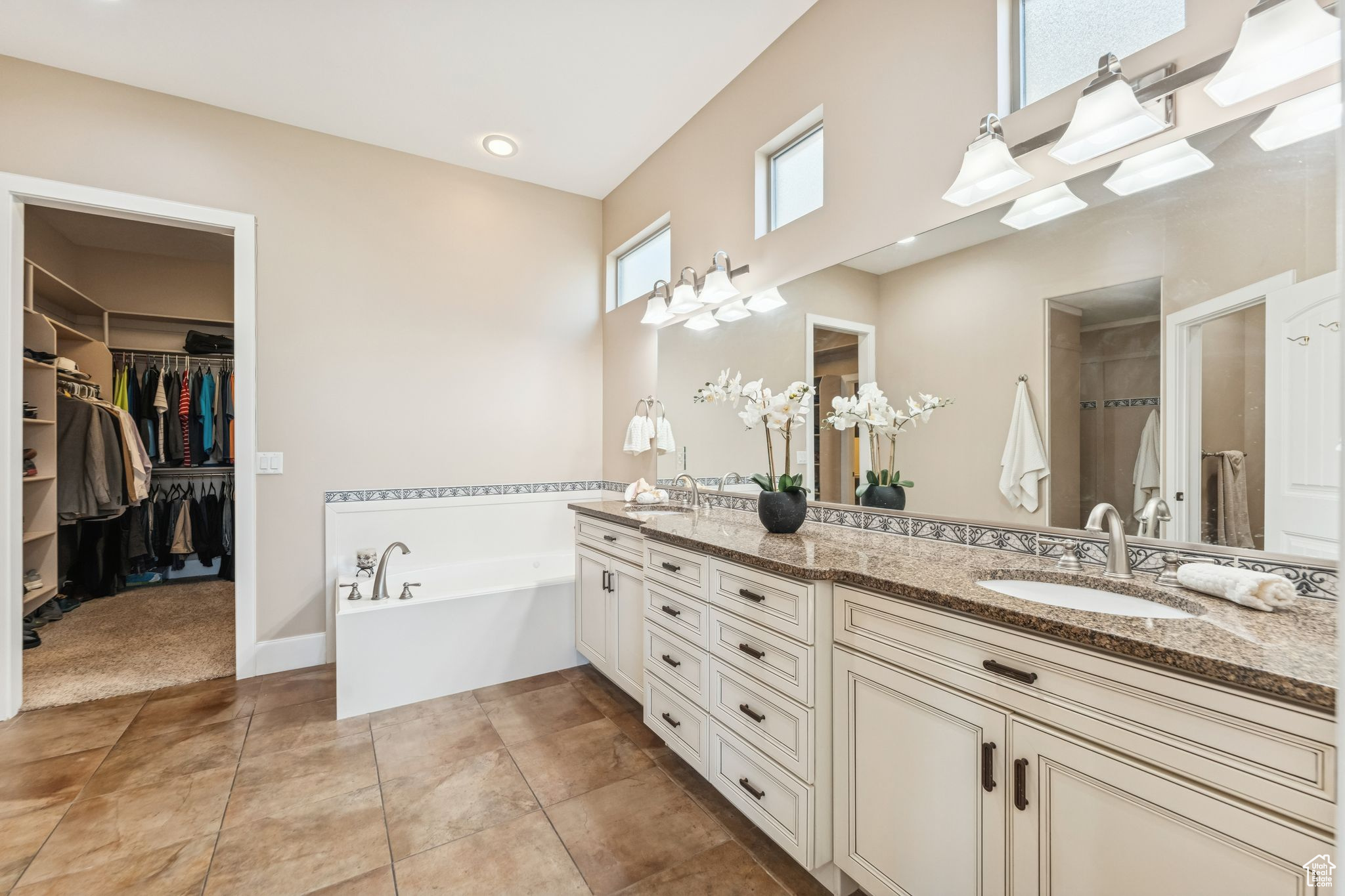 THANKSGIVING VILLAGE - Residential