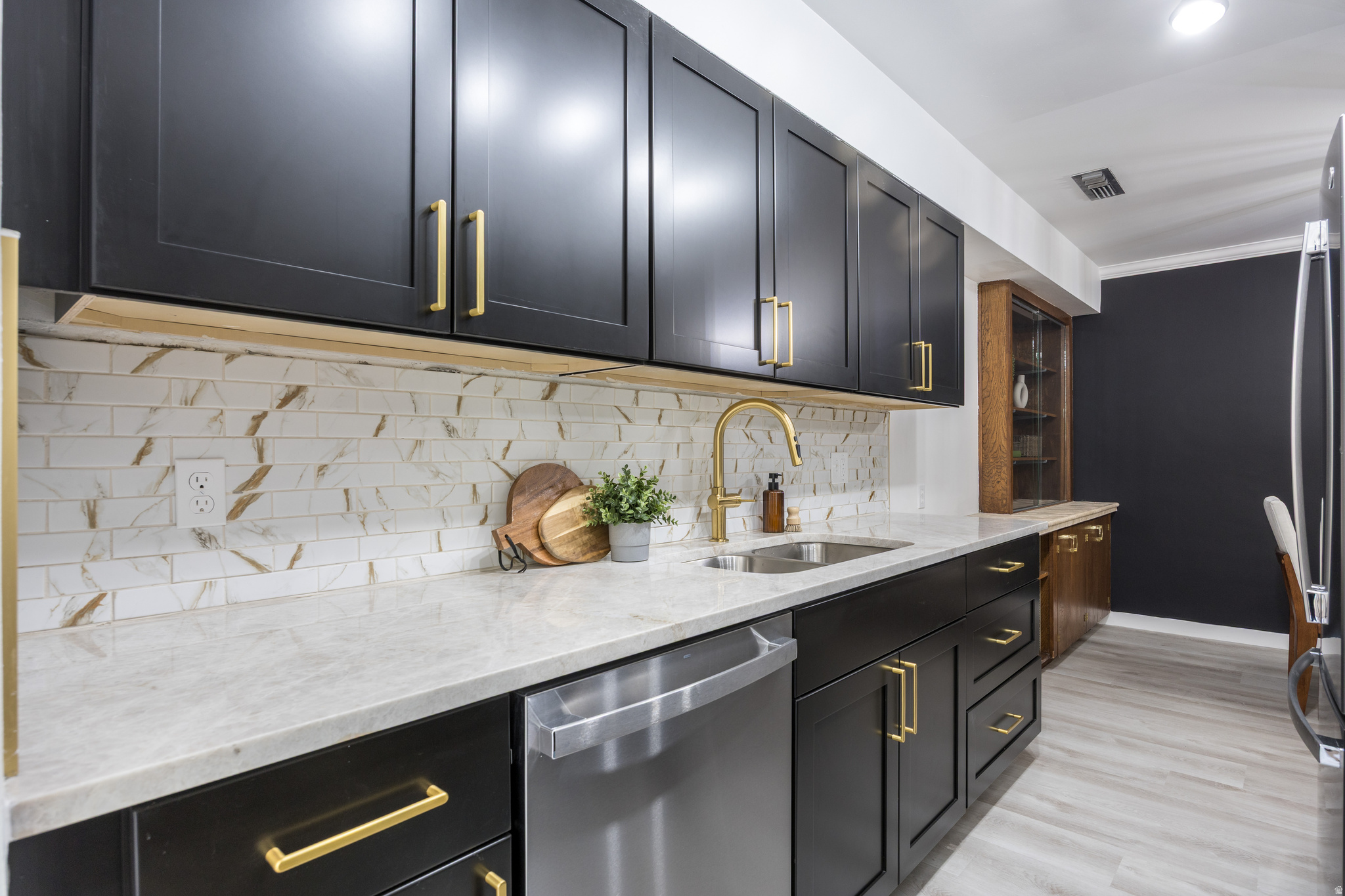 BONNEVILLE TOWER - Residential