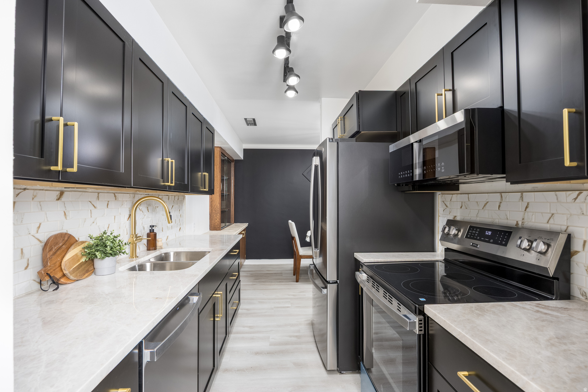 BONNEVILLE TOWER - Residential