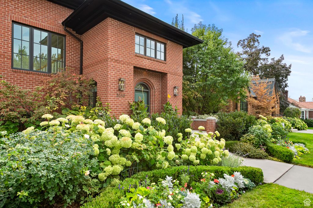 Photo of 2050 E WILMINGTON AVE, Salt Lake City, UT 84109 (MLS # 2115960)