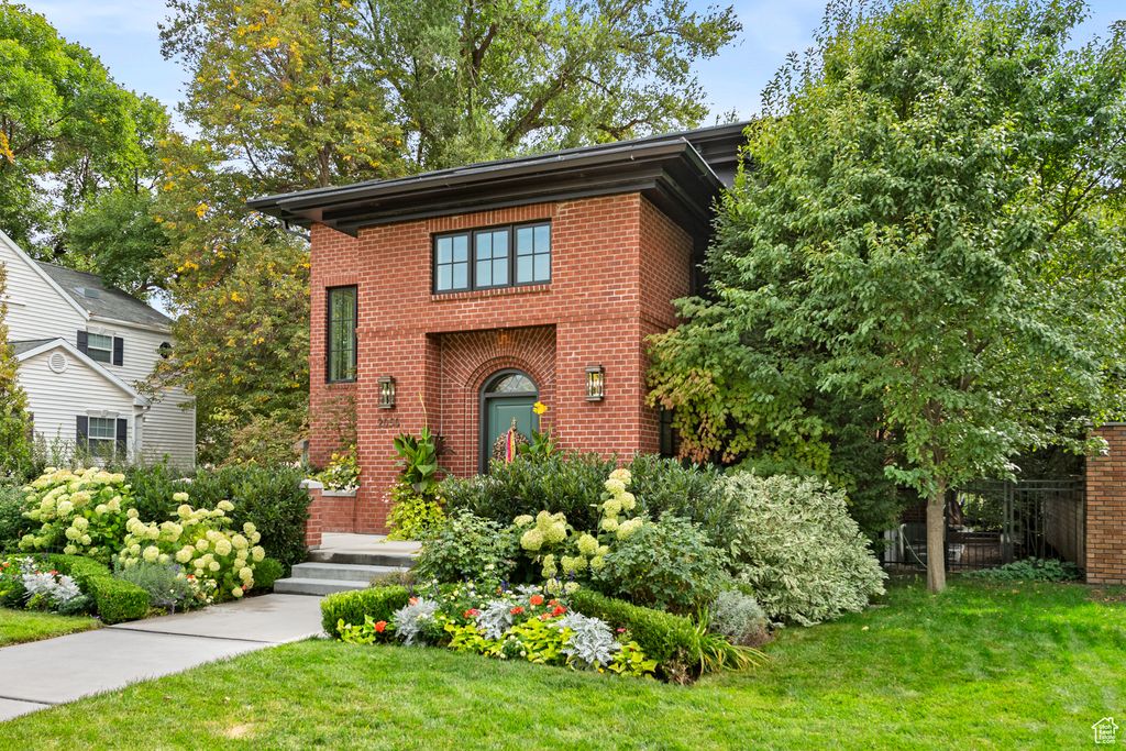 Photo of 2050 E WILMINGTON AVE, Salt Lake City, UT 84109 (MLS # 2115960)