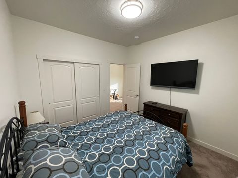 Tiny photo for 394 W PARKWAY DR S, Kaysville, UT 84037 (MLS # 2151651)