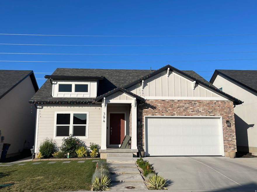 Welcome to this stunning 2-story single-family, perfectly situated in The Parkway neighborhood in Kaysville, one of Davis County's most charming new communities. Square footage figures are provided as a courtesy estimate only and were obtained from building plans.