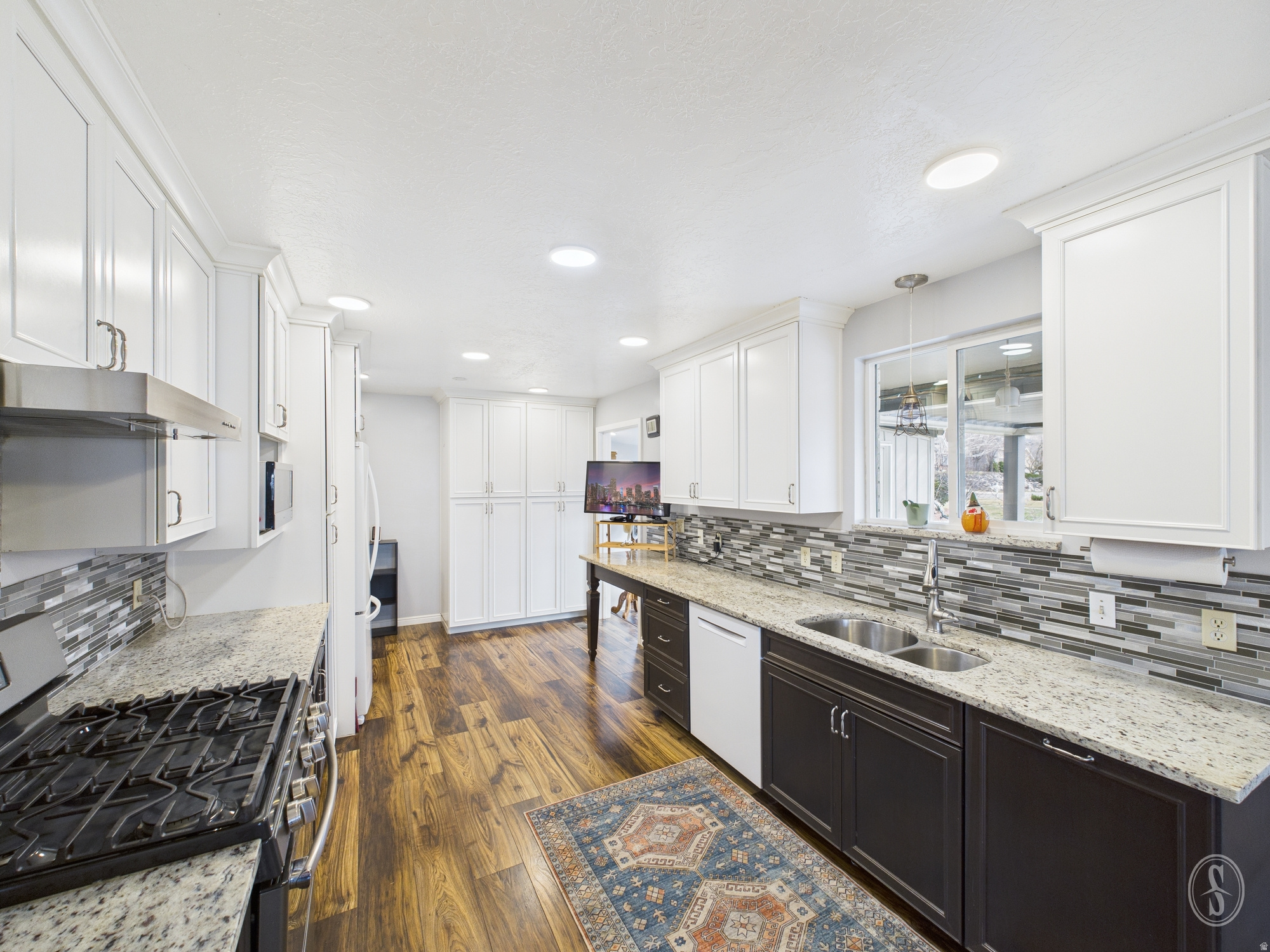 MOUNTAIN ORCHARD ESTATES - Residential