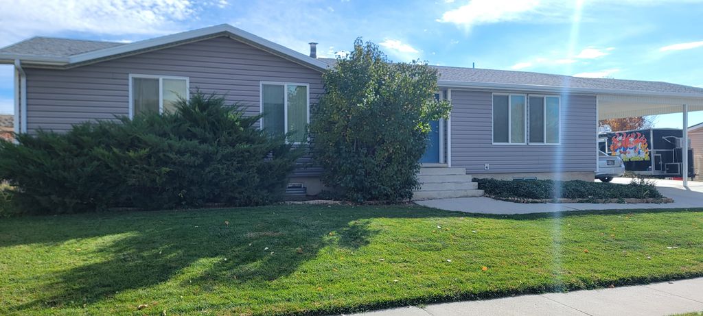 Photo of 460 N COTTONWOOD DR, Orangeville, UT 84537 (MLS # 2120251)