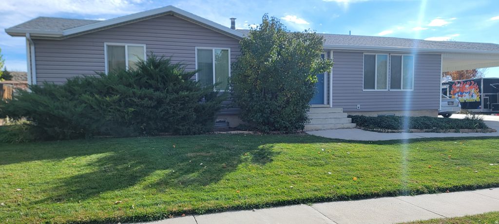 Photo of 460 N COTTONWOOD DR, Orangeville, UT 84537 (MLS # 2120251)