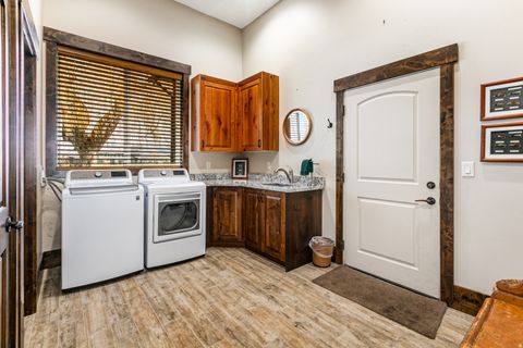 Tiny photo for 6611 E 100 S, Huntsville, UT 84317 (MLS # 2129035)