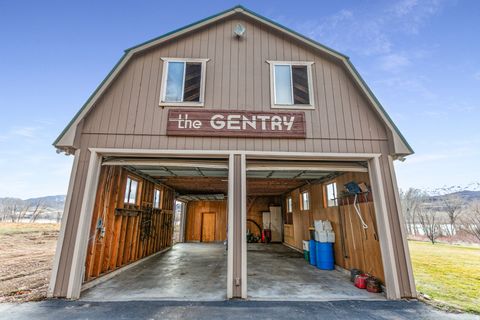 Tiny photo for 6611 E 100 S, Huntsville, UT 84317 (MLS # 2129035)