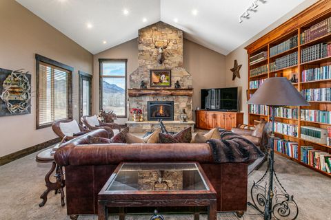 Tiny photo for 6611 E 100 S, Huntsville, UT 84317 (MLS # 2129035)