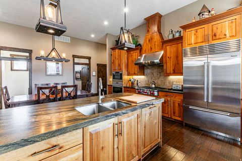 Tiny photo for 6611 E 100 S, Huntsville, UT 84317 (MLS # 2129035)